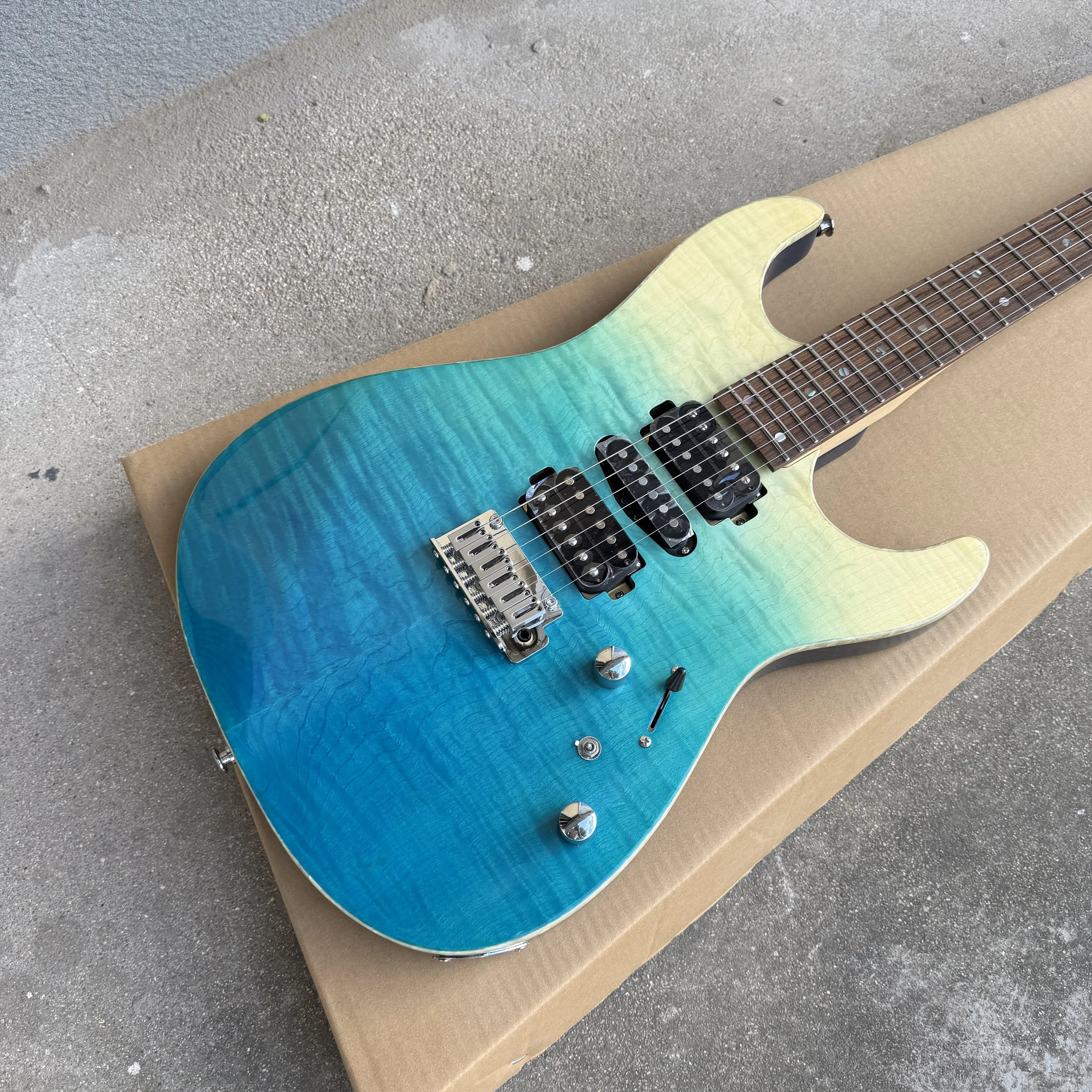 High Quality 2026 Tom Anderson Vision Ocean gradient blue Guitar Tiger Maple Top