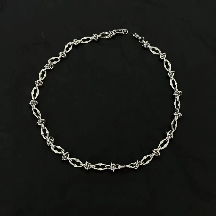 Titanium Steel Twisted Thorn Necklace Distinctive Lip Charm Chain Durable Hip Hop Jewelry for Men Women Perfect Holiday Gift