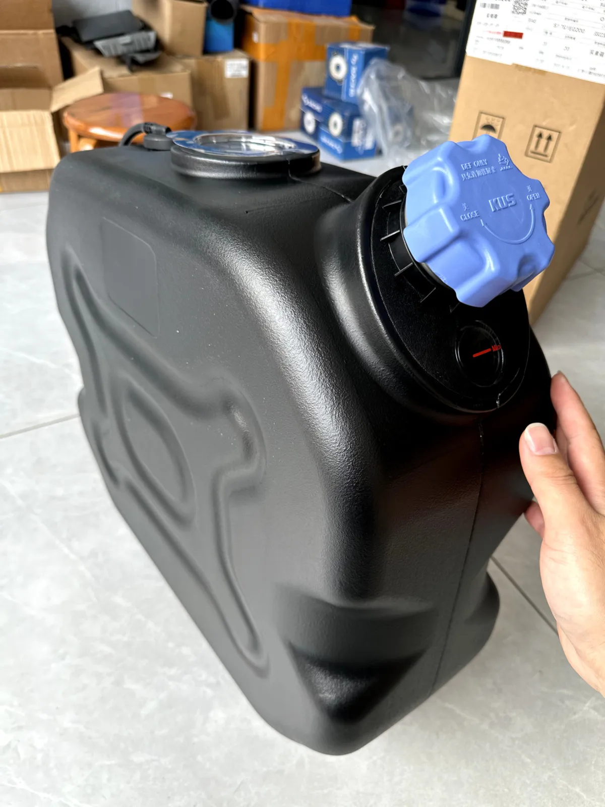 FOR HINO 700 PROFIA TRUCK UREA TANK S17G1-E0200