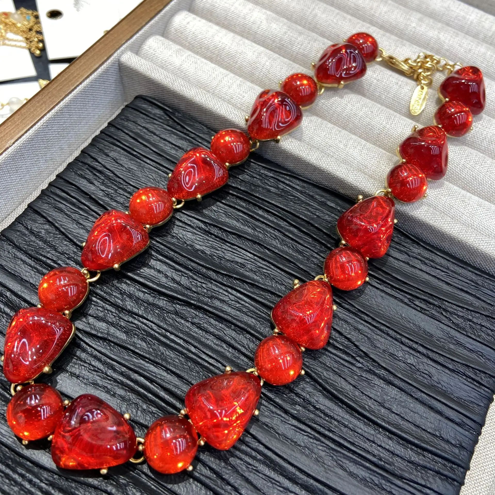 

New Fashion Red Strawberry Crystal Bead Necklace Unique Woman Jewelry Daily Trend Accessories High-Quality Original Design
