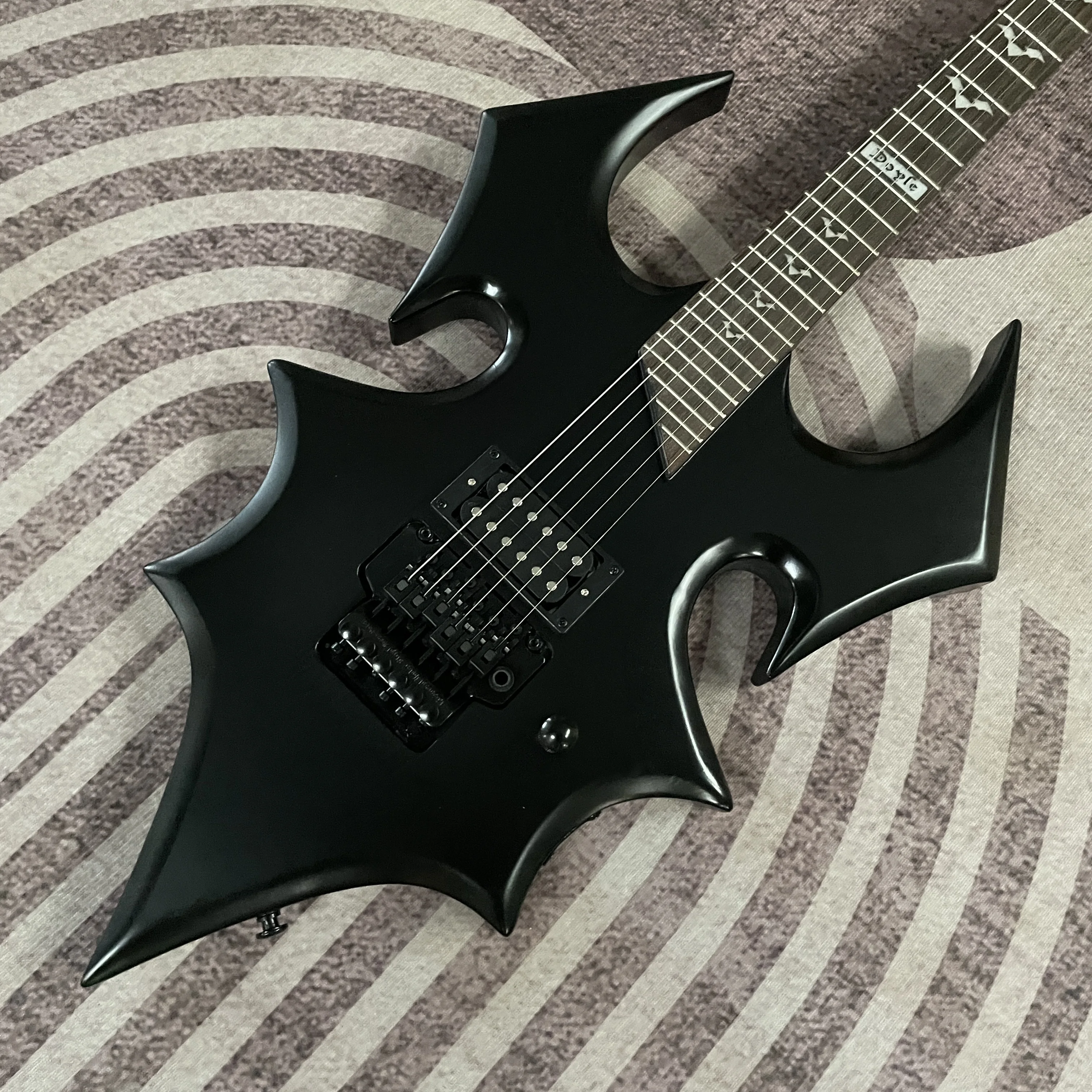 

Электрогитара Custom Bat 6-струнная, накладка на гриф из палисандра, черные детали, инкрустация Bat, быстрая доставка