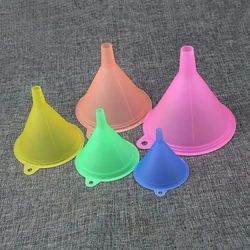 New Colorful Plastic Small Funnels Liquid Oil Funnel Home Kitchen Function Plastic Funnel Set Liquid Dispensing Tool