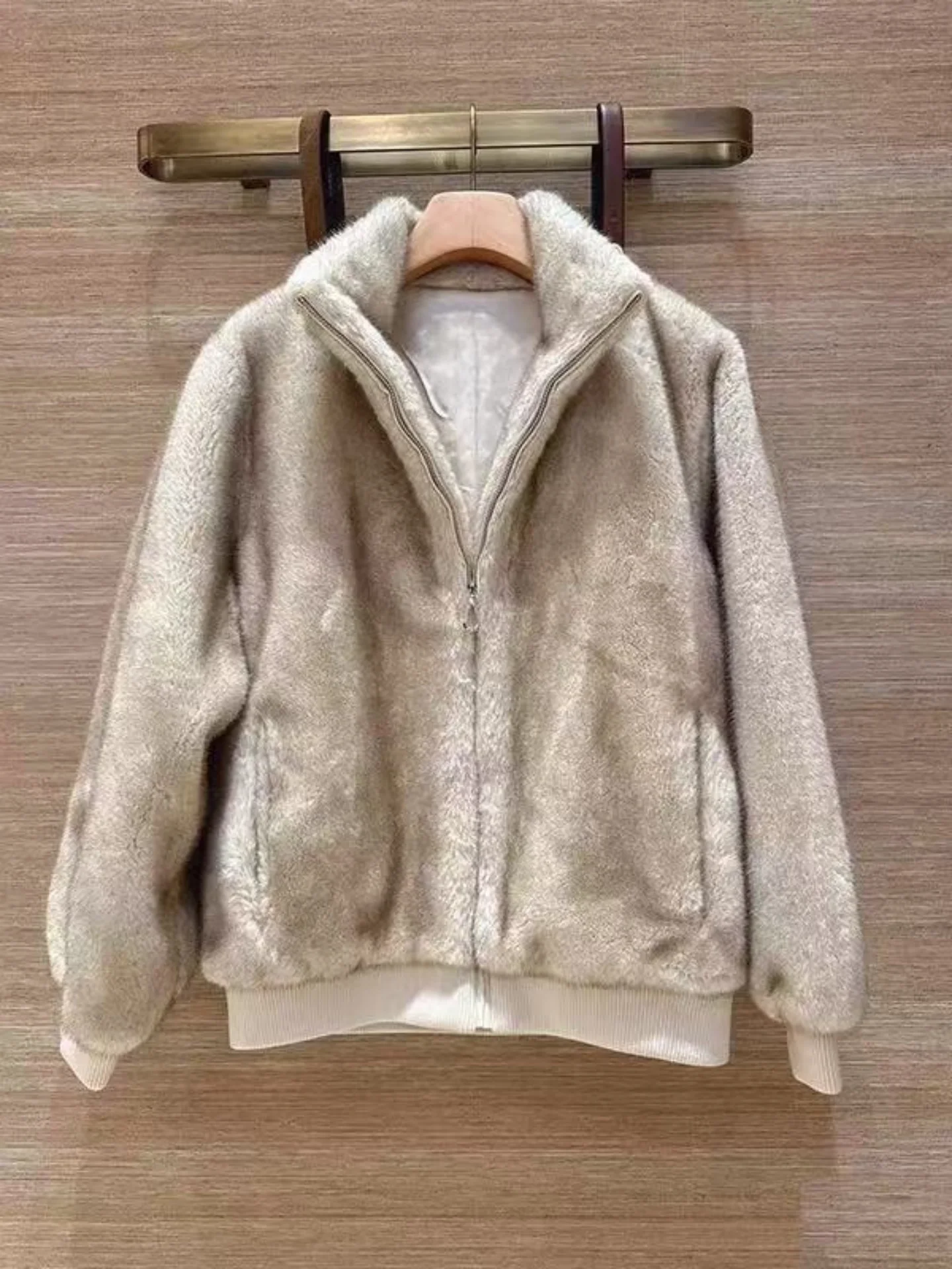 

Ele Simple Large Collar Comfortable Plu Artificial Fur Waist Cinch Zipper Casual Outerwear for Women Collection Store