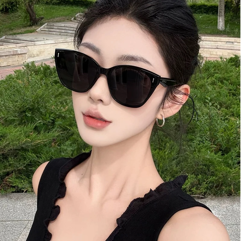2025 جديد خلات عين القط نظارات شمسية كلاسيكية امرأة سوداء UV400 نظارات للقيادة النساء سيدة الموضة النظارات الإناث شعبية 143 مللي متر