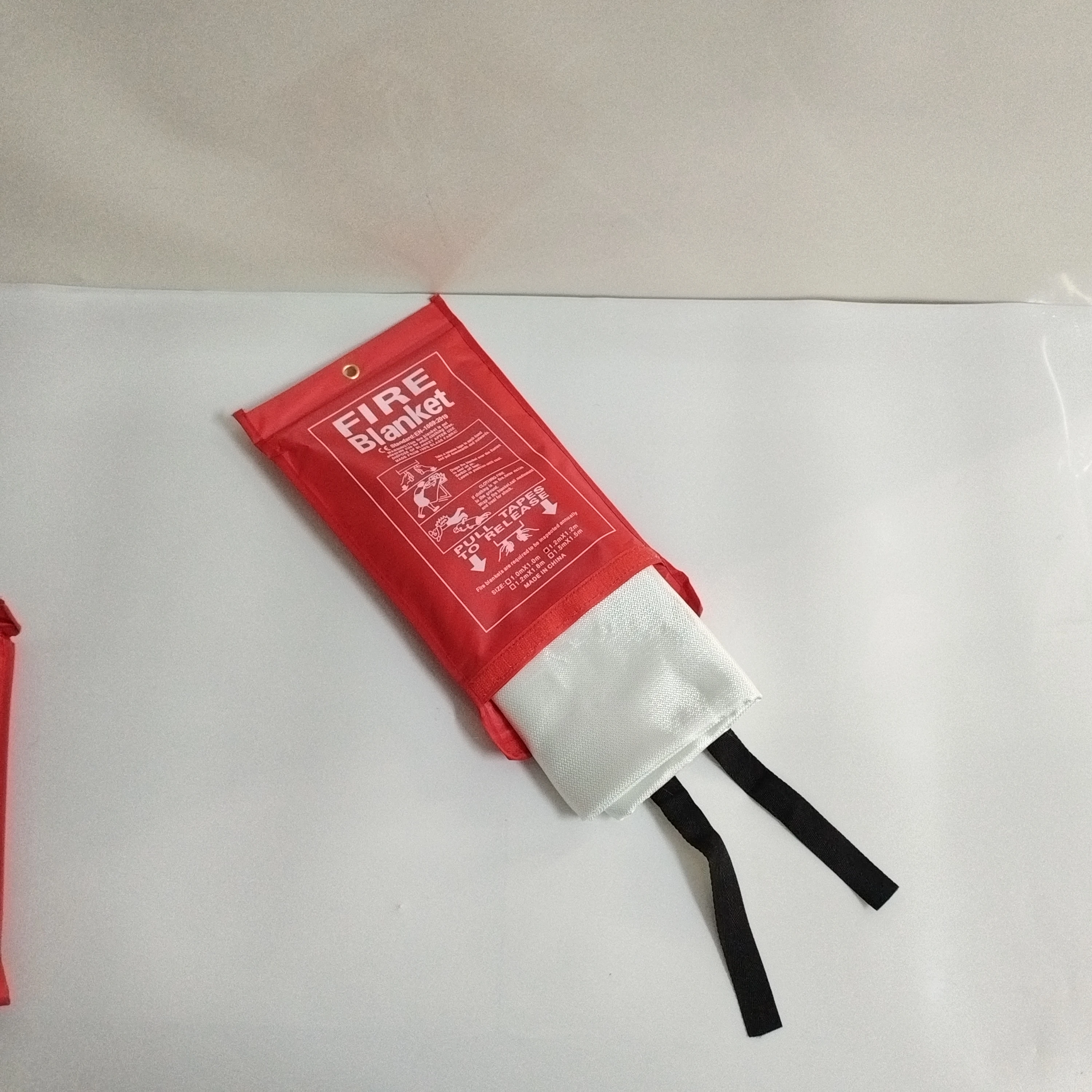 Coperta antincendio Proprietà dell'hotel Salvataggio di emergenza Panno in fibra di vetro Cucina domestica Fuga antincendio Coperta antincendio di autosalvataggio