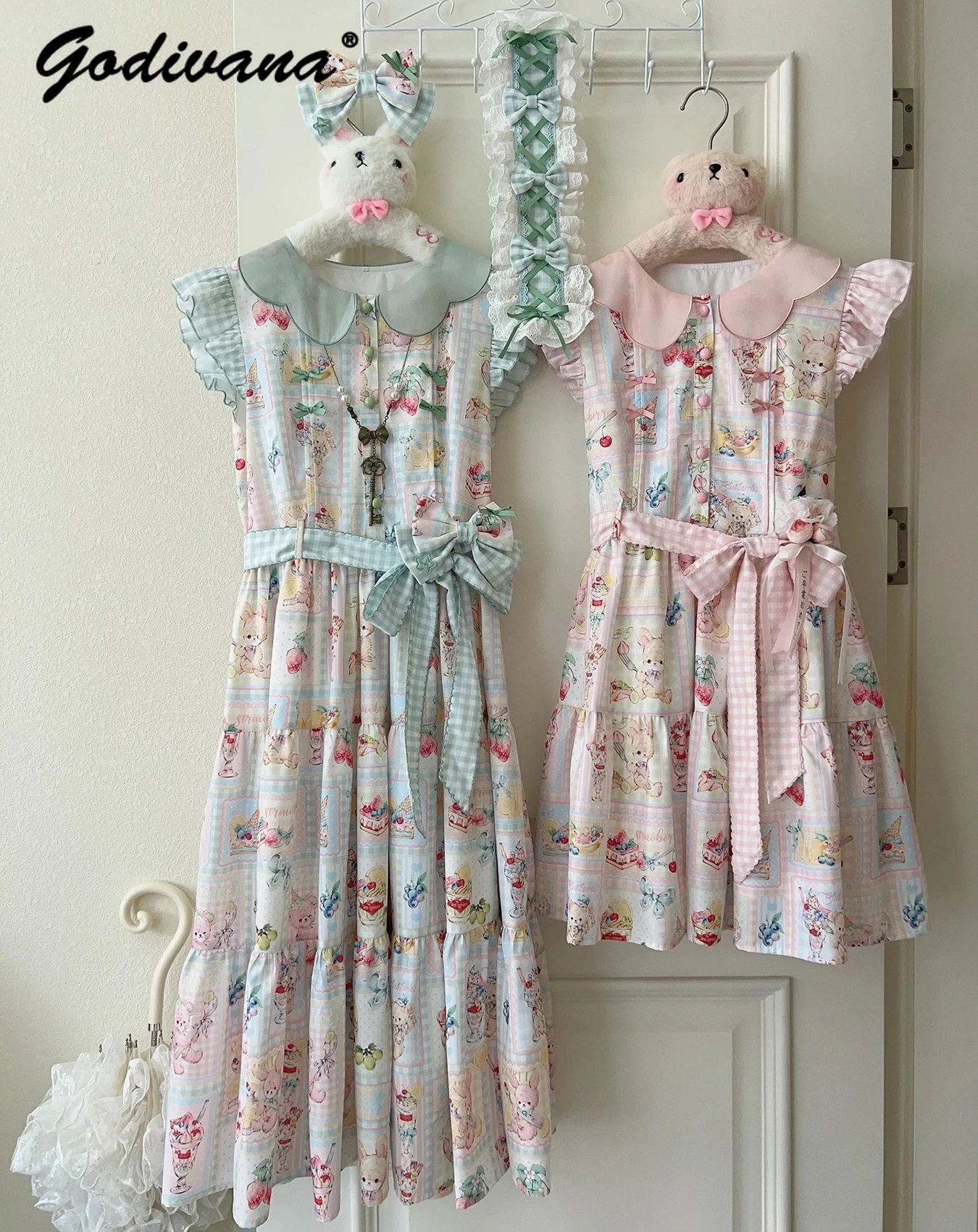 

Sweet Girls Lolita Sleeveelss Dress New Summer Women's Flying Sleeve Strawberry Print Single-breasted Daughter's Dress