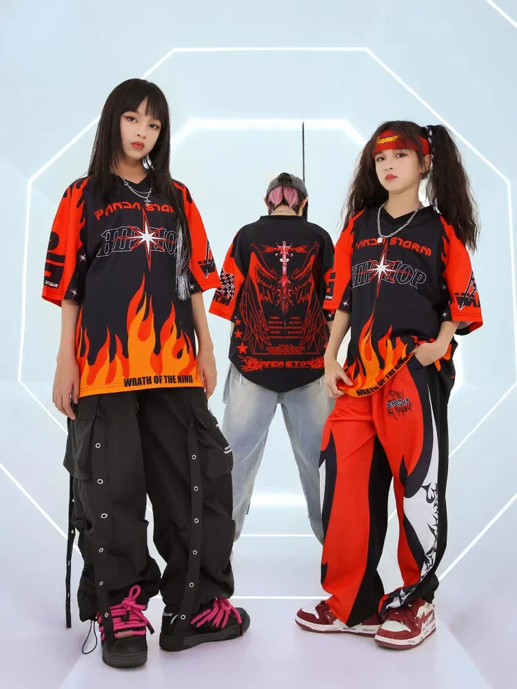 Nuovo costume da danza moderna jazz per ragazze T-shirt con gilet rosso Pantaloni casual hip-hop Completo per ragazzi Set di vestiti per spettacoli di danza hip-hop