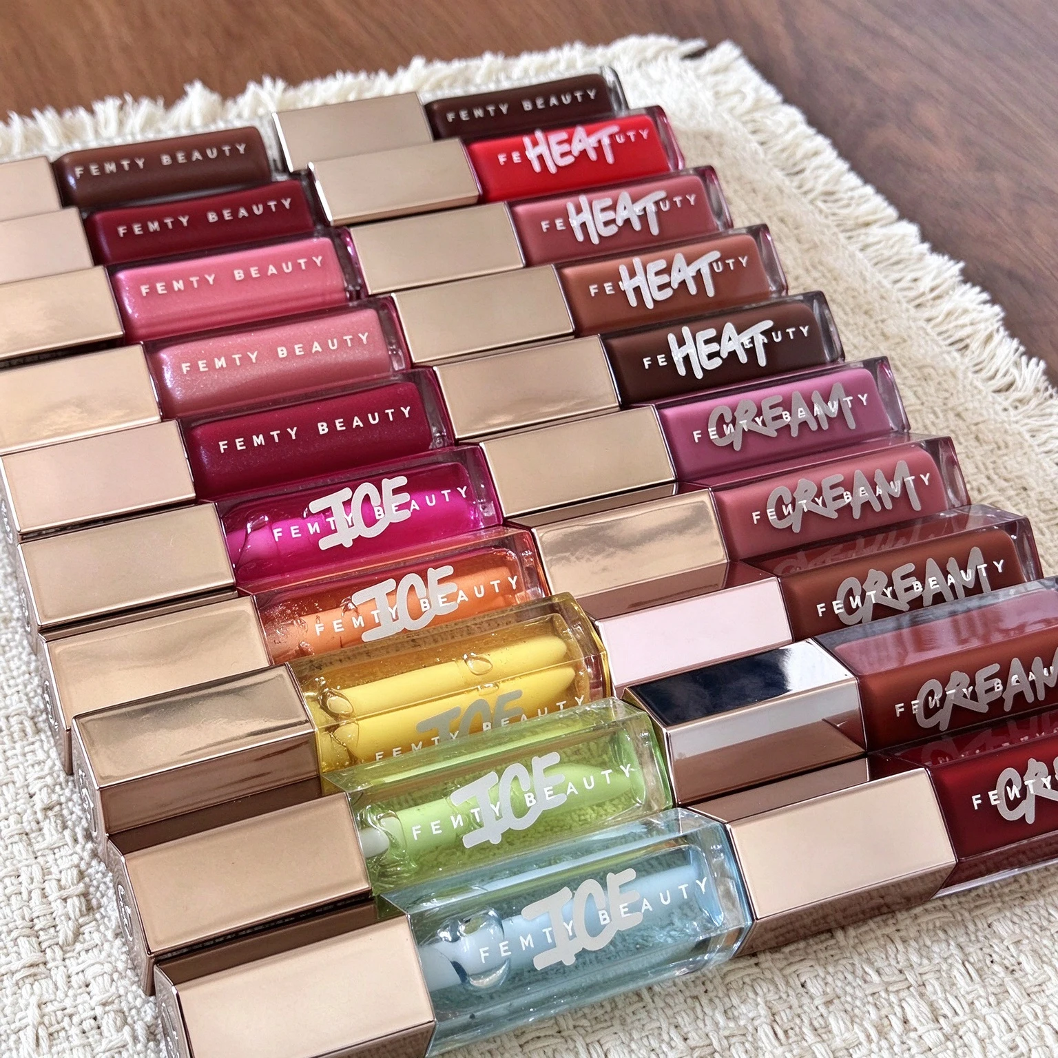 Luxury Fenty Beauty Makeup Latest Style Two Tone Fine Glitter Lip Gloss Lasting Moisturize Fenty Glow Fussy Lip Balm Cosmetics