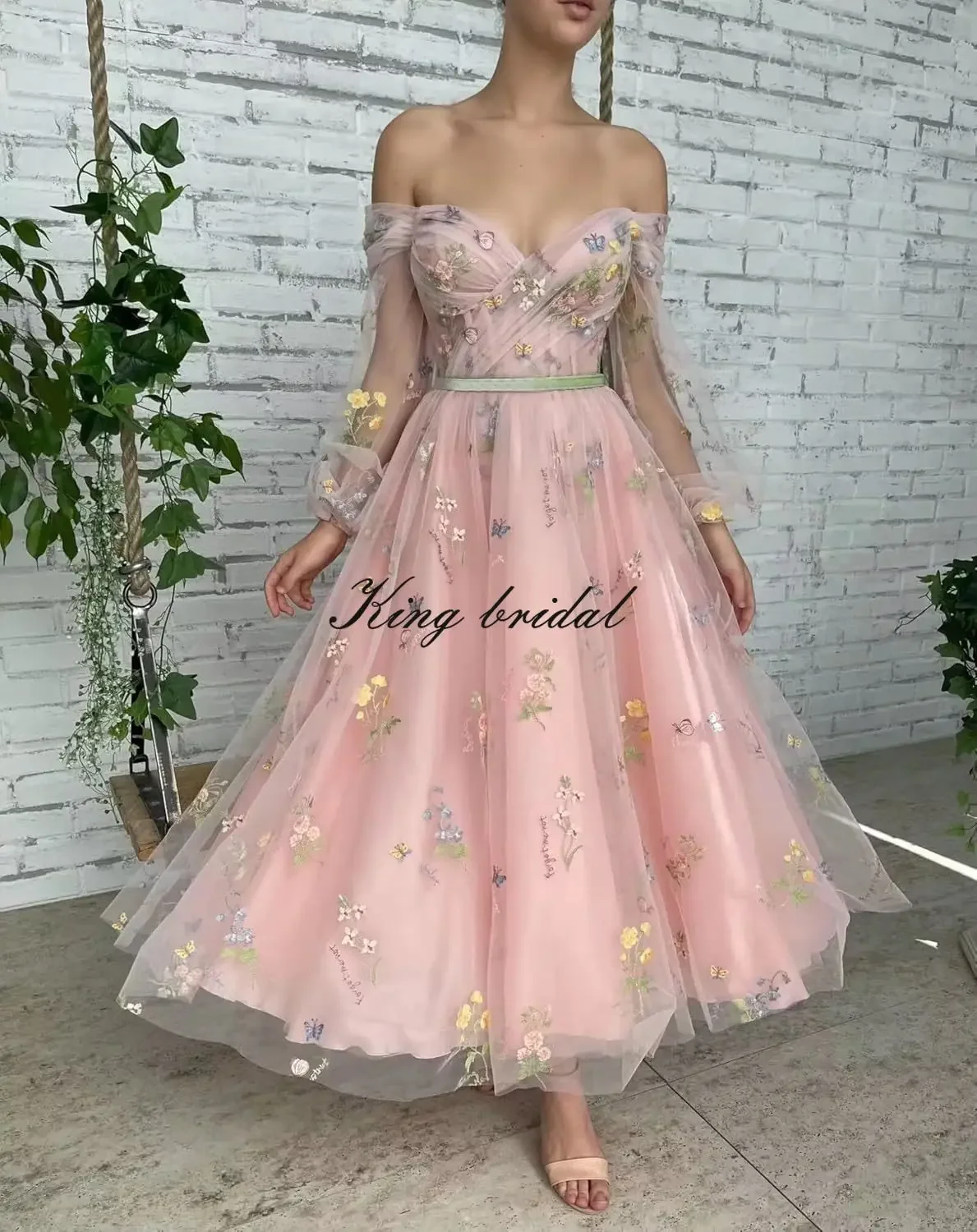 

Tulle Prom Dresses for Women A Line Fairy Maxi Formal Evening Party Gowns Bridesmaid Dress Long Sleeve Flower Embroidery Lace