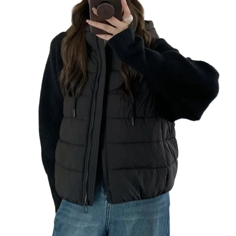 เสื้อแจ็คเก็ตผ้าฝ้ายแบบสั้นทรงเข้ารูปสำหรับผู้หญิง รุ่นใหม่ประจำฤดูหนาวปี 2025 เสื้อสเวตเตอร์ถักน้ำหนักเบาแบบต่อผ้า  พร้อมเสื้อโค้ทผ้าฝ้ายแบบต่อผ้า