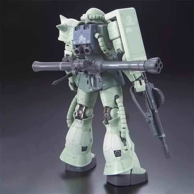 Bandai Rg In Massa Geproduceerde Zaku 2 Gunpla MS-06F Mecha Figuur Beweegbare Robot Diy Assemblage Speelgoed Cool Verjaardagscadeau Collectie Ornamenten