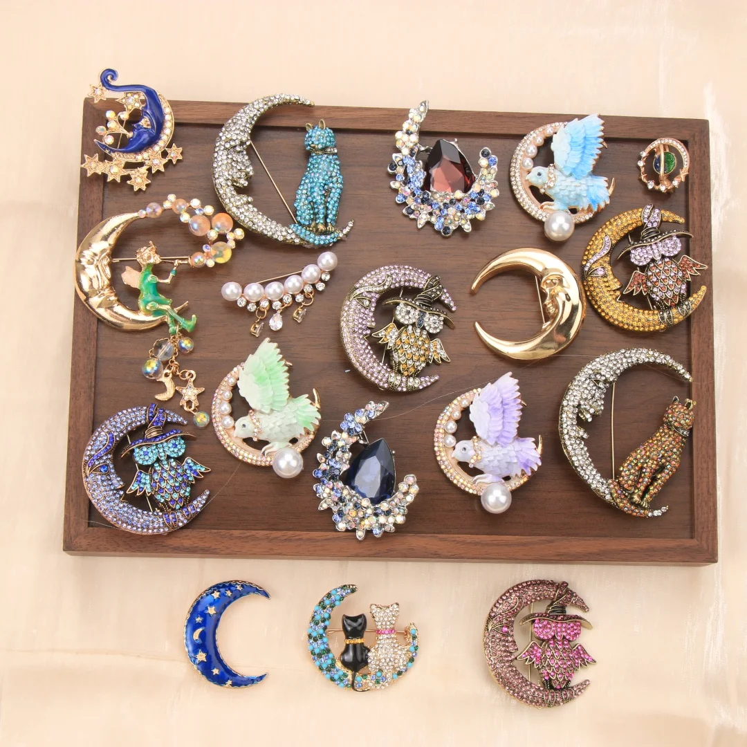 Baroque Luxury Vintage Magpie, Owl, and Moon Design Brooch for Men and Women, Jewelry, Fashion Accessories, Party Gifts
