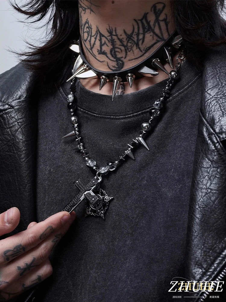 

ZHUHE The Punk Gothic Rivet Collar Cross Necklace Features A Niche Design, Dark Fashion And Androgynous Style