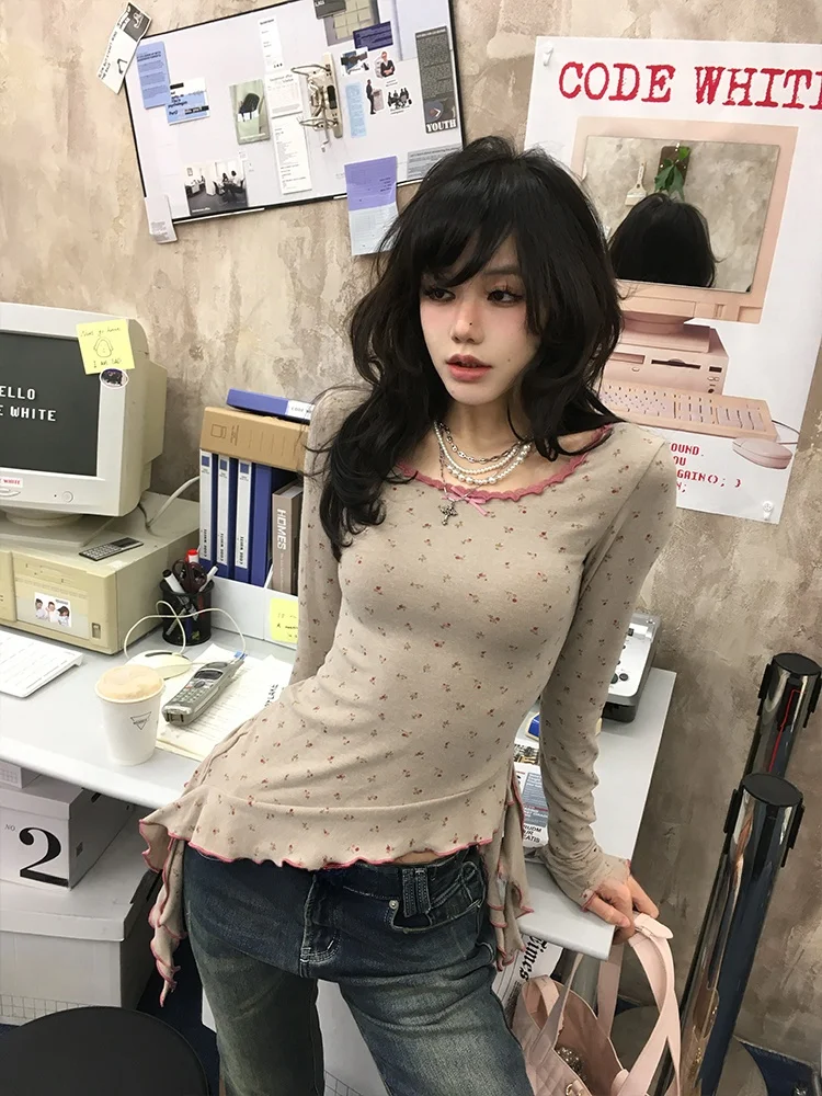 

Fortylions Korean Style Floral Fleece Lined Slim Fit Short T-shirt Color Block Hem Ruffle Bottom Casual round Neck Top