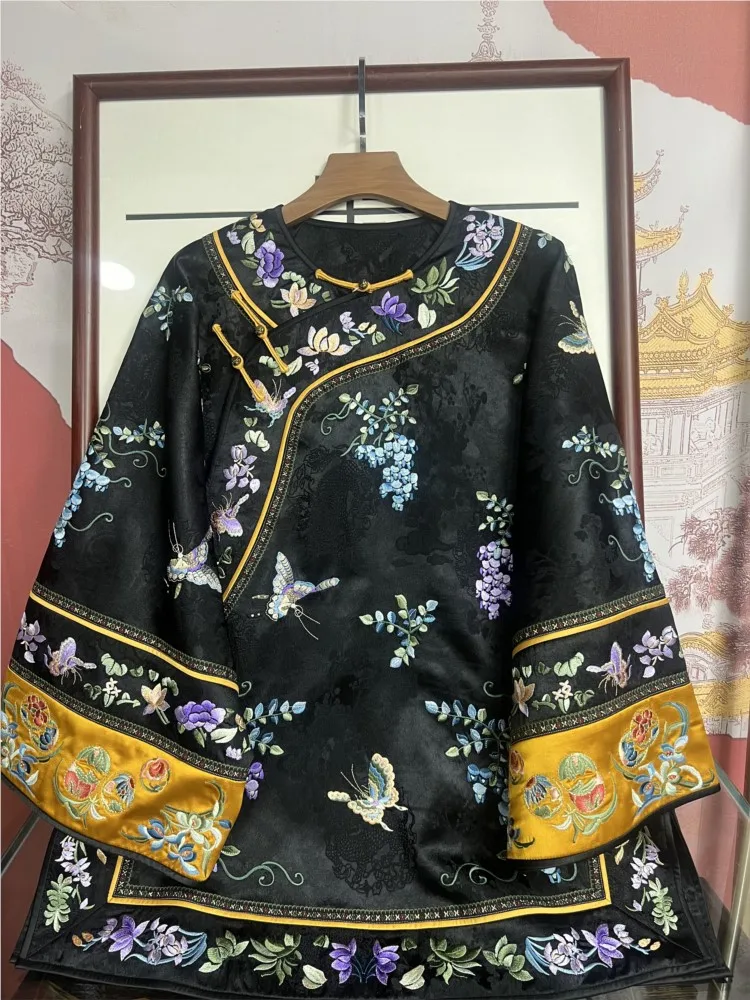 A new jacquard satin heavy embroidery Chinese-style Hanfu with side opening and two-piece dress