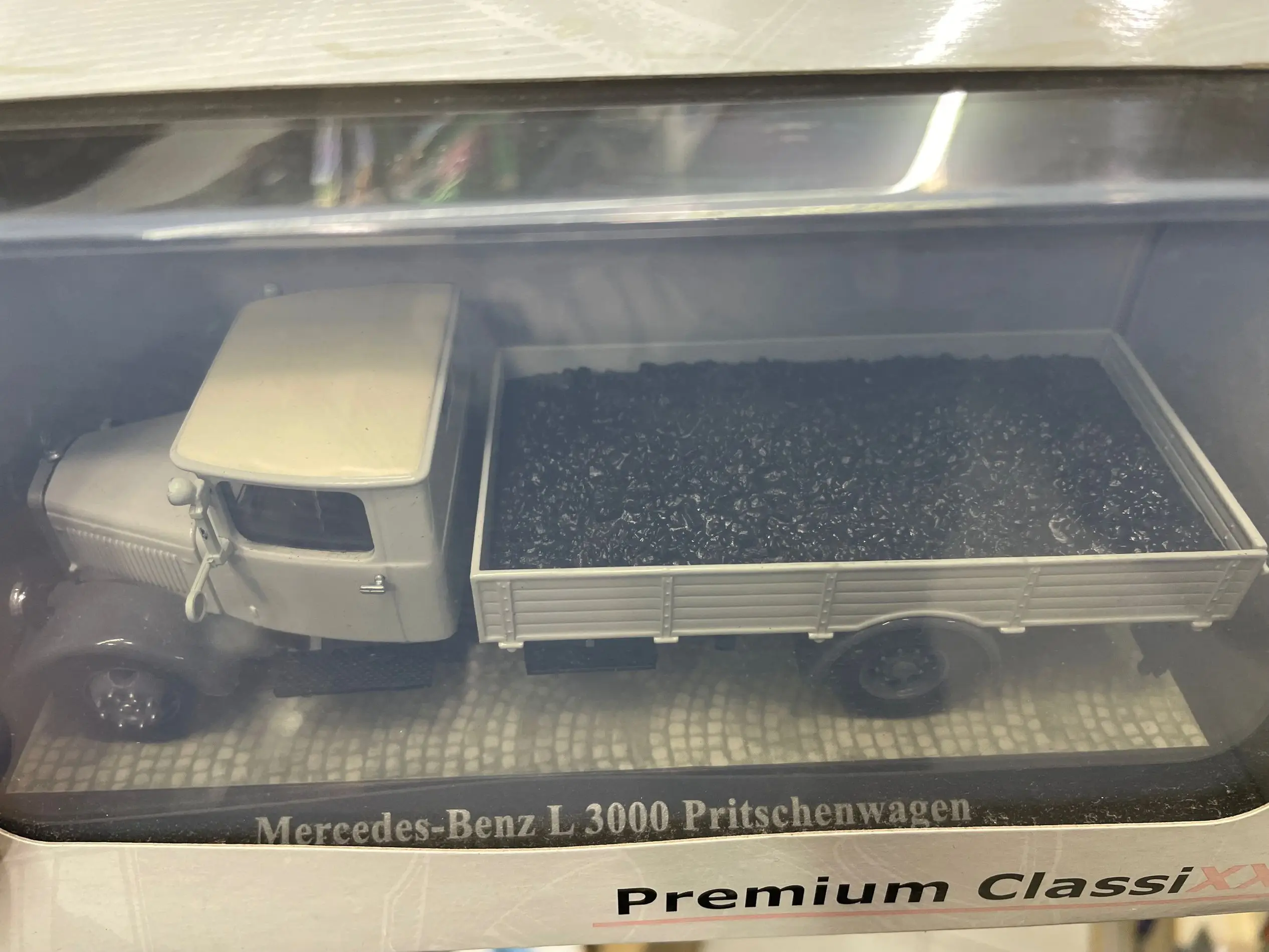 ClassiXXs L 3000 Pritschenwagen Limited Model Truck 1/43 Scale Die-Cast Model New in Original Box