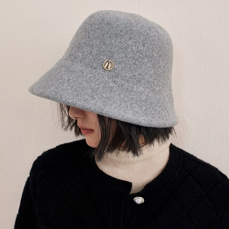 

A new style of simple and warm fisherman's hat with short front long back fashionable ear-protecting black cold for women