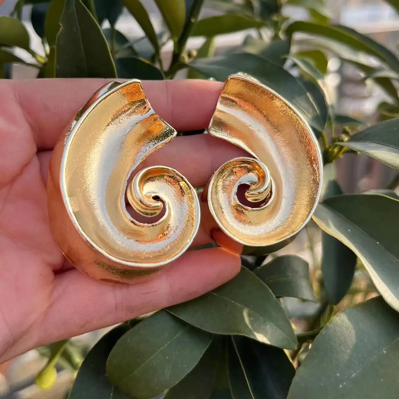 Golden Big Conch Earrings for Women Jewelry Gifts