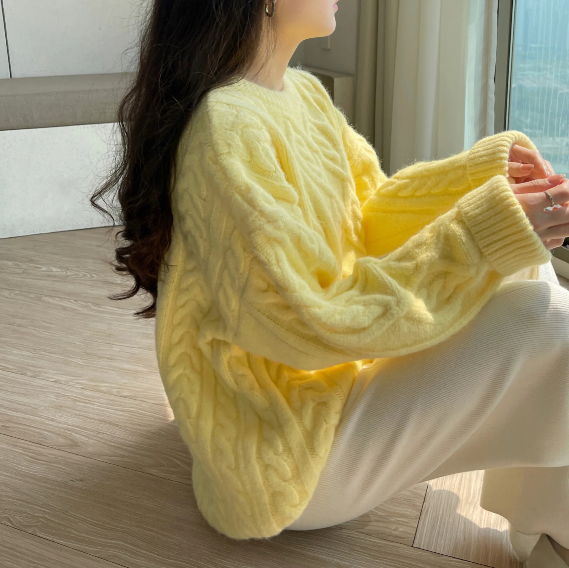 

Autumn Winter New Style Fresh Sweet Style Pure Color Loose Comfortable Knitted Sweater round Neck Base Twist Women's Outerwear