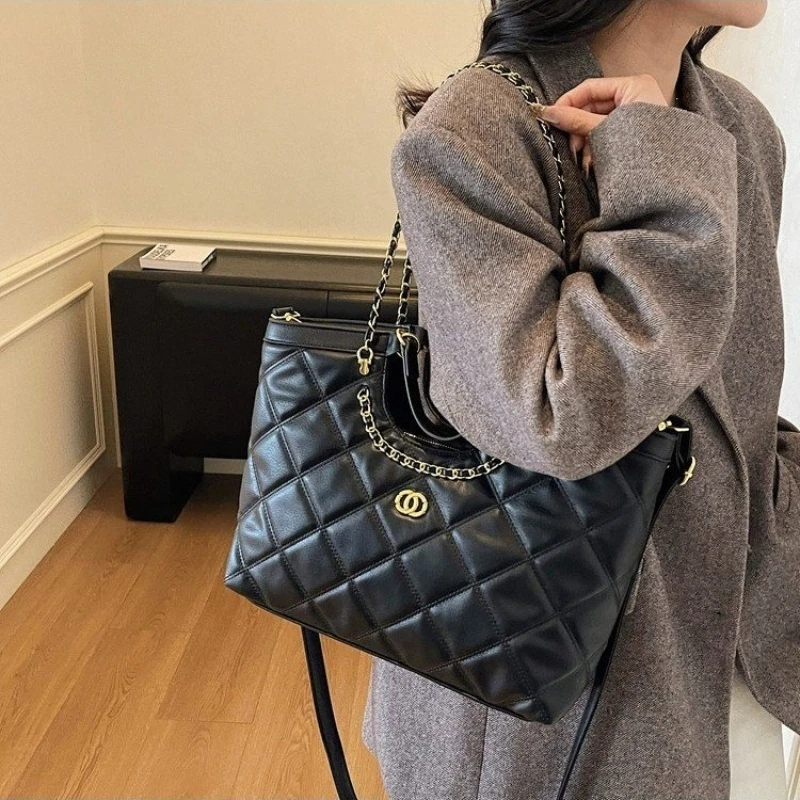 

High-End Designer Tote Bag Vintage Fashionable Messenger Purse Large Capacity Stylish Solid Color Leather Shopper Crossbody