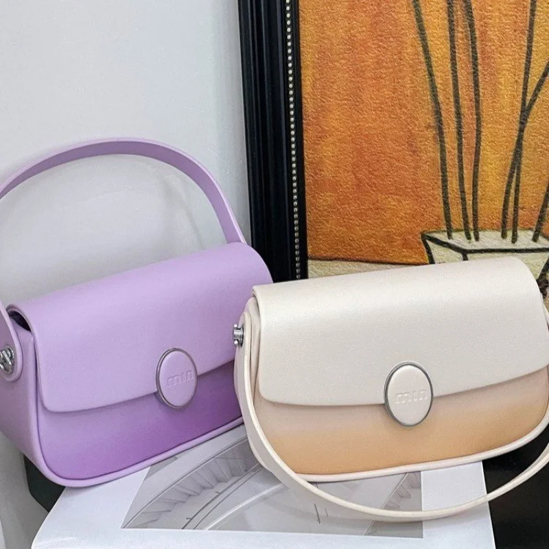 

Elegant Handle Bag With Metal Details For Women For A Sophisticated And Architectural Look