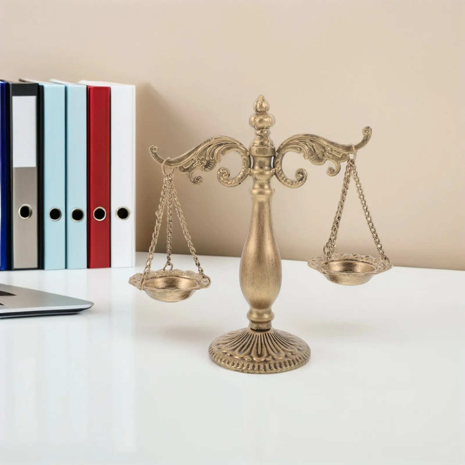 

Ретро-статуэтка Весов из металла, декоративный элемент для рабочего стола, винтажное украшение для дома и офиса, символ правосудия