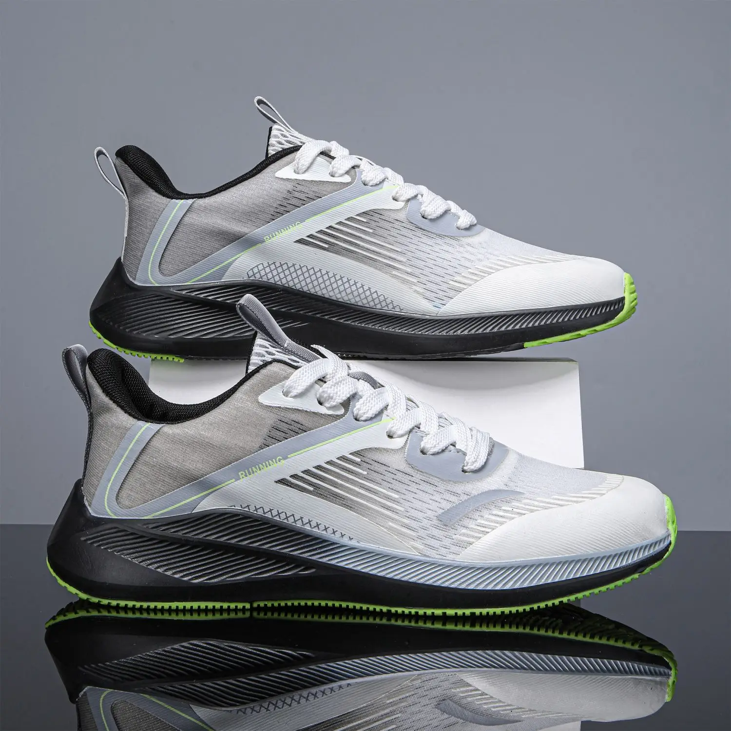 

Men Sports Shoes Fashion Mesh Breathable Thick Sole Casual Sneakers 2025 Summer New Lightweight Outdoor Jogging Shoes for Man