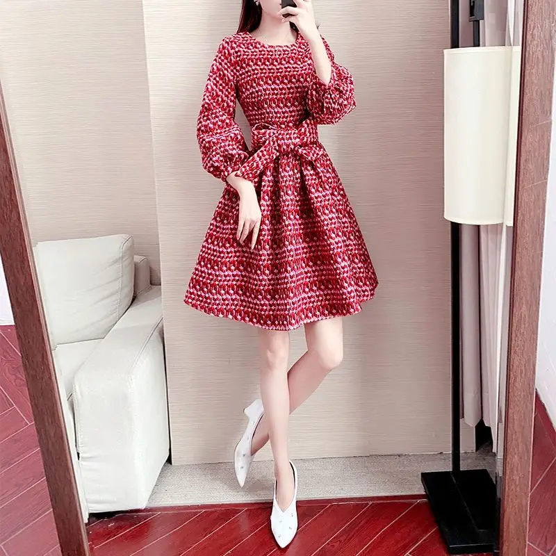 2023 Autumn New Fashion Red Popular Skirt High End Design Temperament Celebrity Lantern Sleeve Dress Women