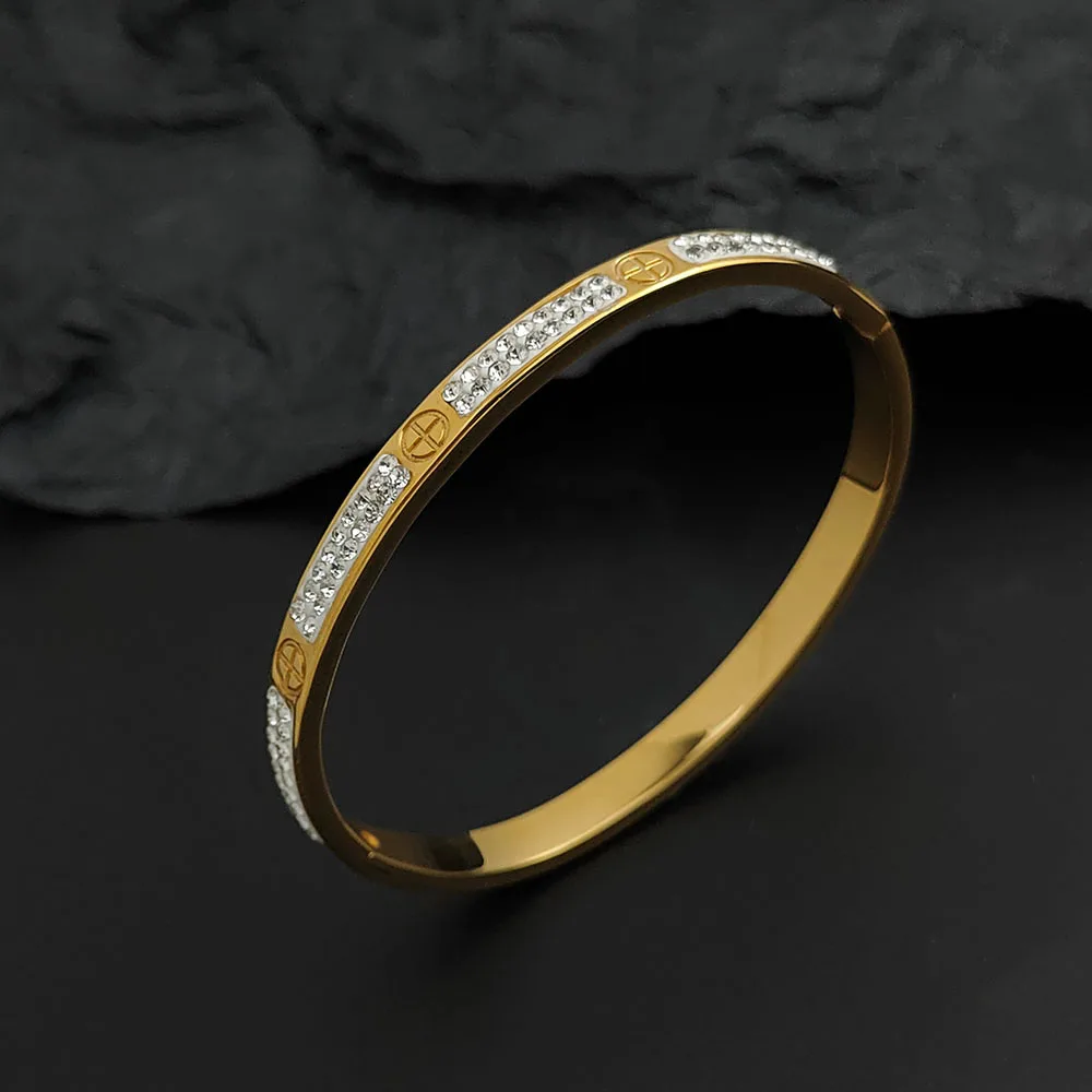 

Charming love four-leaf clover zircon gold-plated stainless steel women's bracelet, waterproof and rust-free, worn by couples