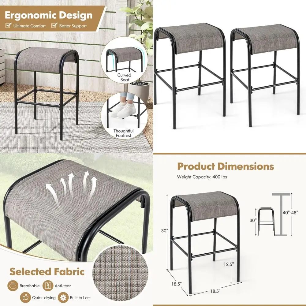 

Набор из 2 уличных барных стульев с тканевыми сиденьями и металлическим каркасом для использования на террасе, у бассейна, во дворе.