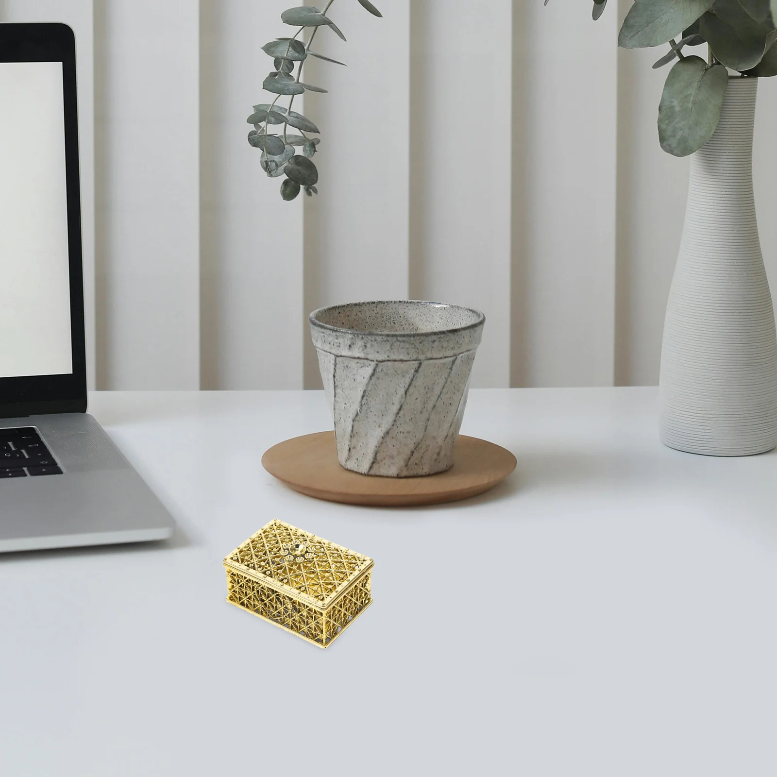 

Electroplated Jewelry Box Vintage Rectangle Hollow Candy Design Treasure Chest Style Decorative Storage For Rings Earrings