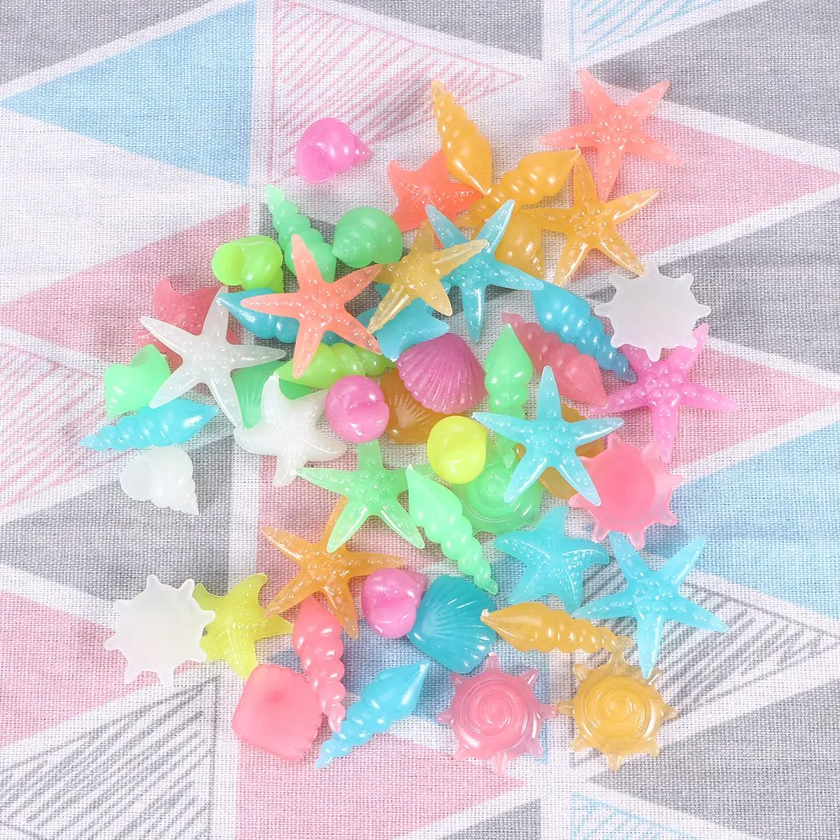 

50 Pcs Luminous Shells Conch Fish Tank Decors Durable Beach Mixed Shells Aquarium Bedroom Porch Party Decorations