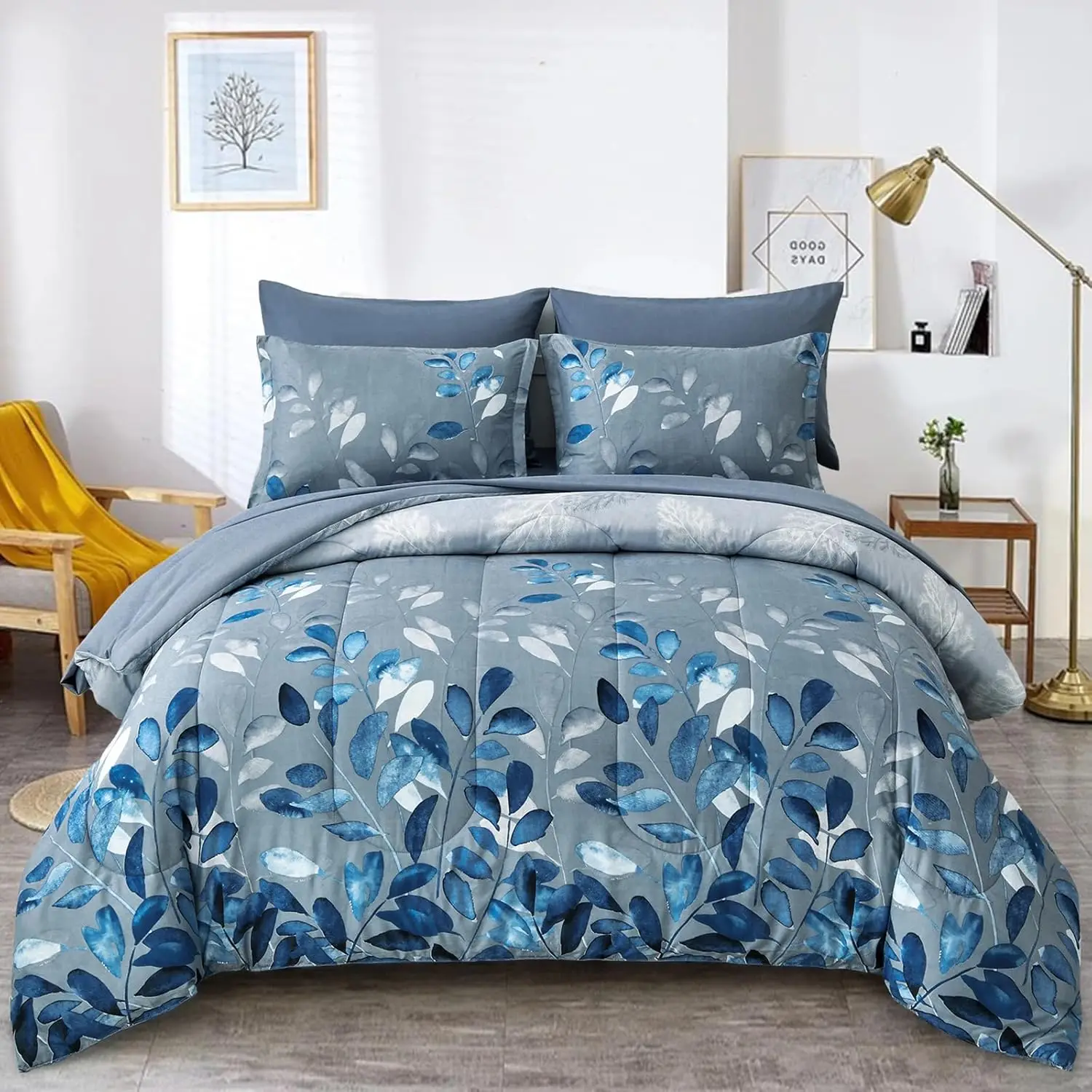 

Queen Size 7-Piece Navy Botanical Gradient Leaves Ultra Soft Microfiber Bedding Set Lightweight Reversible for All Seasons