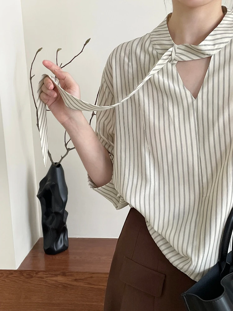 [EAM] Women Striped Hollow Out Elegant Big Size Blouse New Stand Collar Long Sleeve Shirt Fashion Spring Autumn 2024 1DH6783