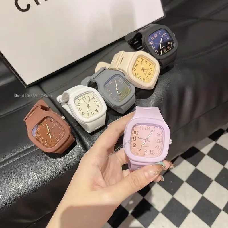 Men Women Wrist Watch Square Sport Watches Fashion Electronic Digital Casual Wristwatch Student Silicone Strap Watch for Girls