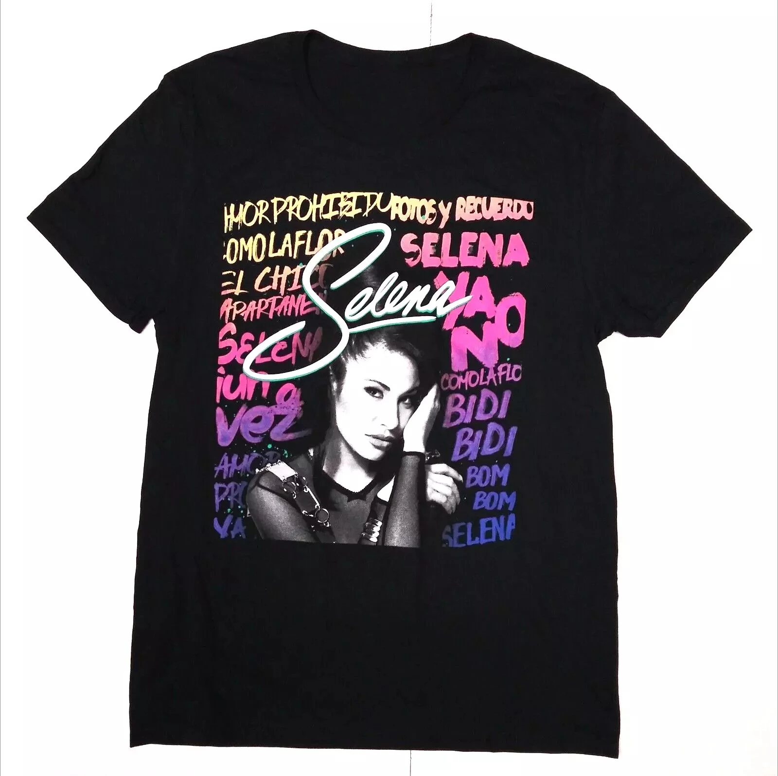 Selena Quintanilla T-Shirt Graphic T-Shirt Size Large