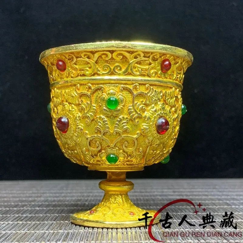 Flor tallada dorada de cobre puro antiguo, piedra preciosa con incrustaciones de riqueza floreciente, regalo Imperial de la dinastía Qing, copa de vino de palacio, objeto antiguo Col