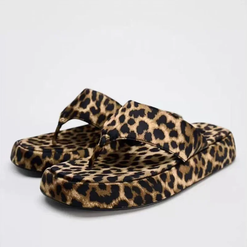 

TRAF Leopard Print Flip Flop Flatform Slippers Women Round Head Pinch Toe Thick Sole Sandals Leisure Fashion Slipper For Woman