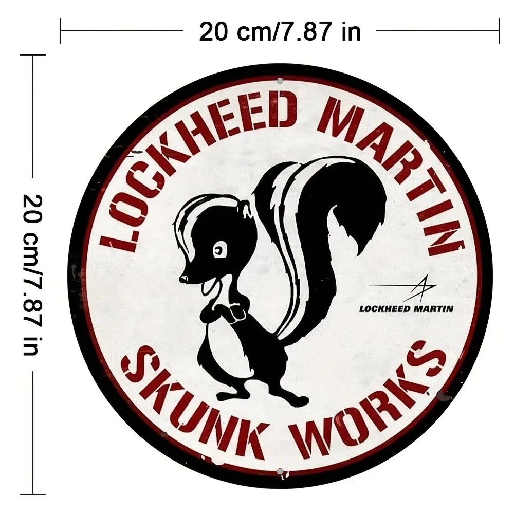Charming Skunk Metal Wall Art - 7.87inch Round Hanging Signs for Indoor and Outdoor Decoration, Perfect for Creating Everyday and Holiday Atmospheres