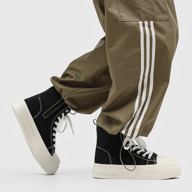 Men's Retro High-Top Canvas Shoes, Simple Black and White Color-Blocking, Round-Toe, Thick-Soled, Height-Increasing Sneakers, Trendy Lace-Up Casual Men's Shoes, Wear-Resistant Rubber Sole, Street Style, Versatile for S