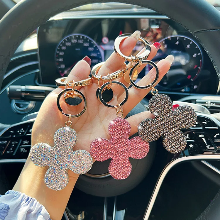 New Creative Clay Diamond Full Diamond Four-leaf Clover Keychain Exquisite Diamond-encrusted Car Key Chain Simple Bag Pendant