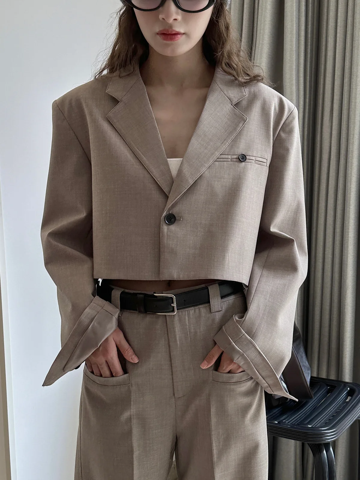 Spring and autumn women\'s casual solid color single button short jacket