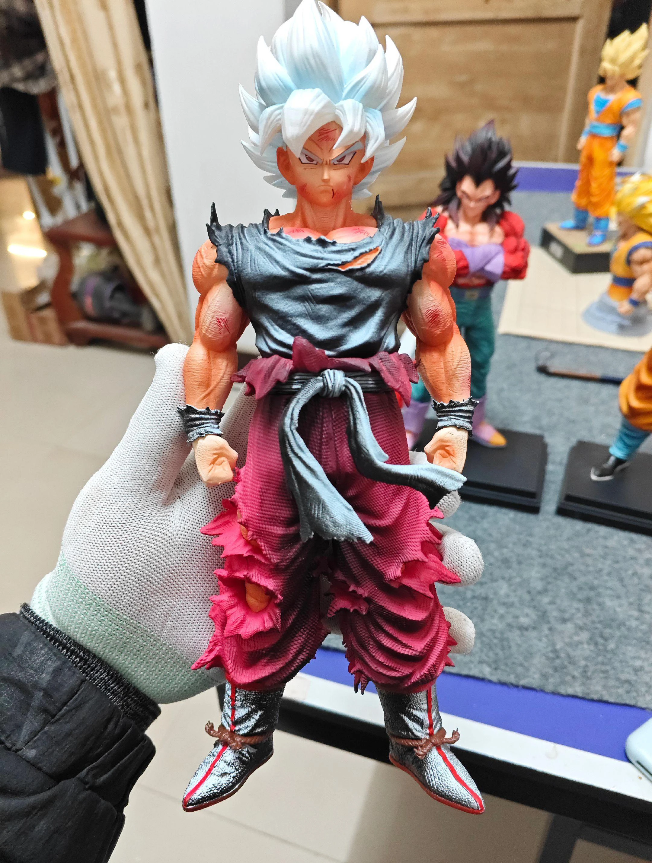 

JT Studio Dragon Ball Z Weekly Jump Edition Goku 27cm Statue - First Super Saiyan Premium Painted Collectible Model Gift