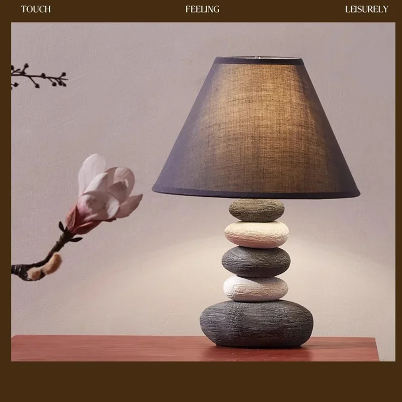 Padrão Stacked Stone Table Lamp com Tecido Sombra, Mesa De Cabeceira, Mesa De Café, Quarto, Sala De Estar, Escritório, Foyer, Home Decor