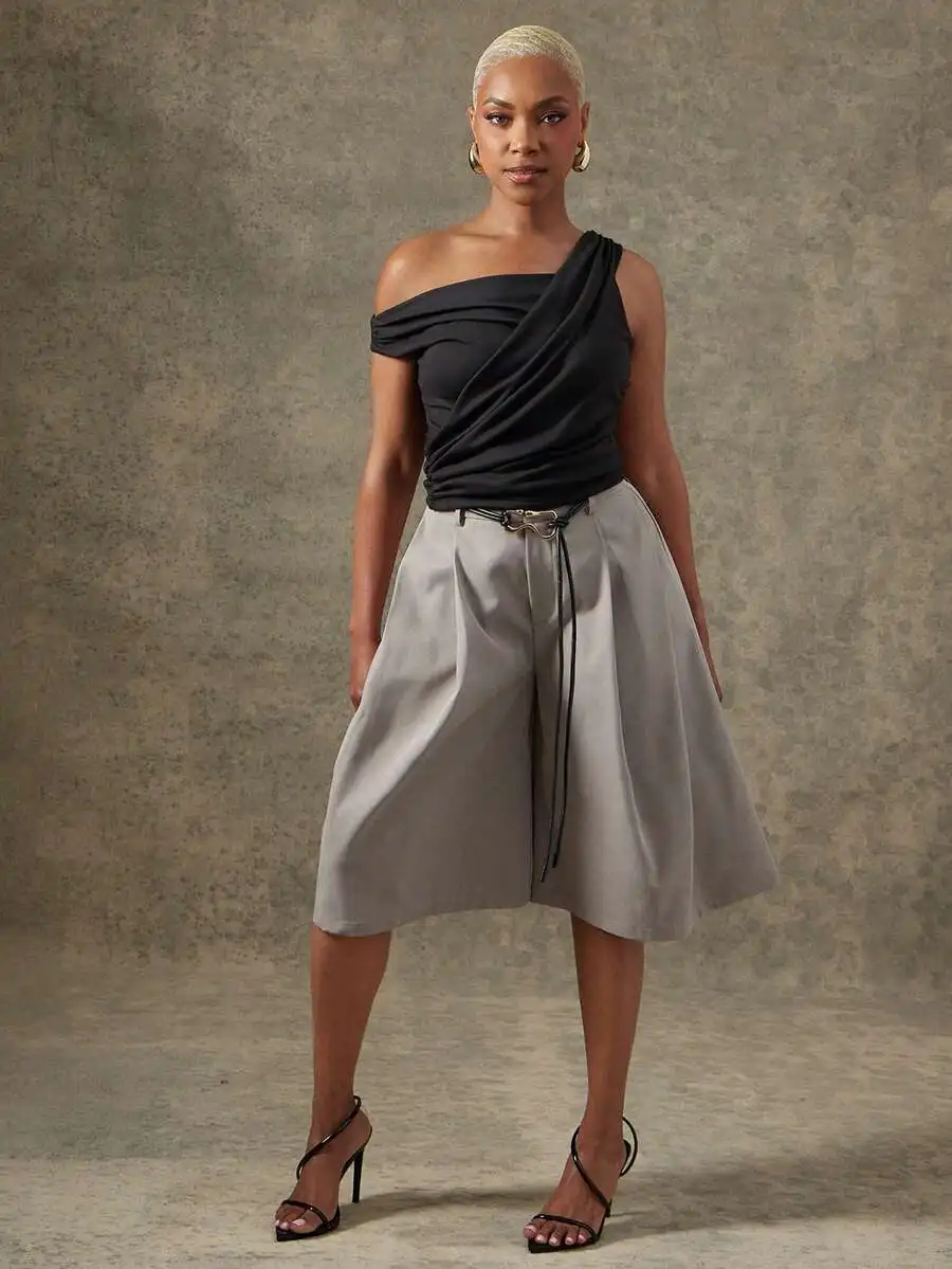 Womens Solid Color Woven Pleated Barrel Cut Culottes With Belted Waist