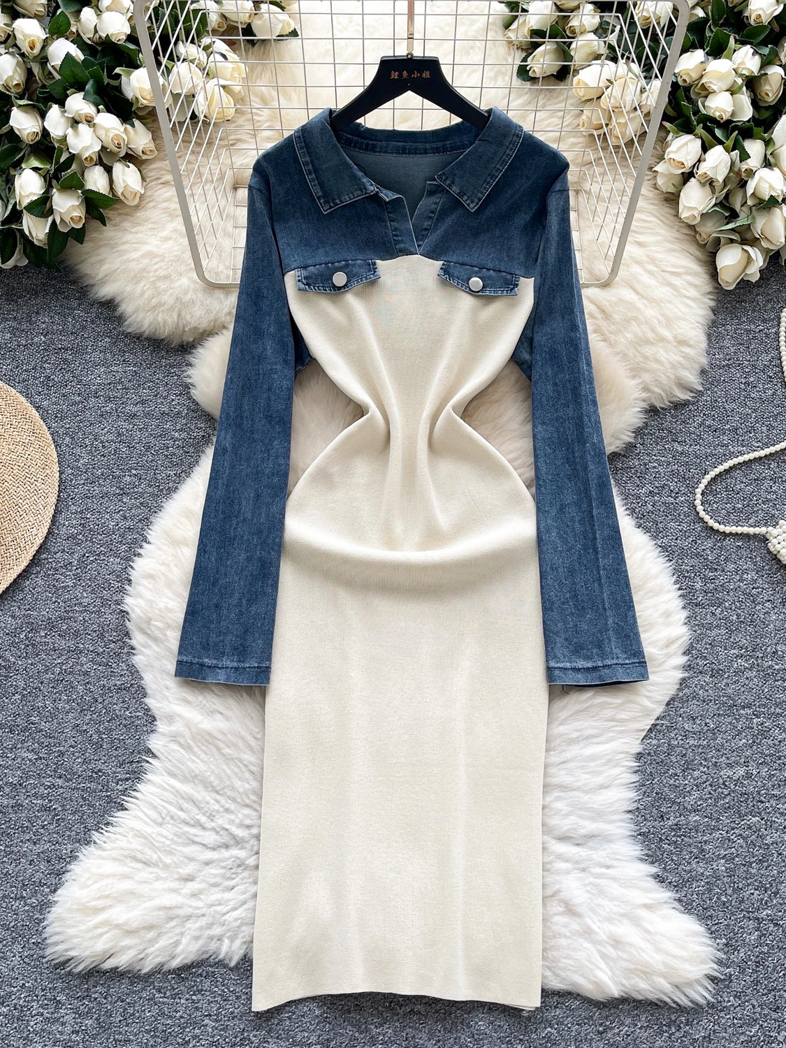 فستان محبوك بأكمام طويلة بتصميم أنيق وجريء للنساء، فستان خريفي طويل بياقة مقلوبة وتطريز دينيم، يمنح مظهراً نحيفاً وجميلاً