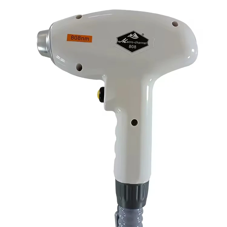 ‌ المهنية المحمولة 808nm ديود إزالة الشعر بالليزر 4000 واط 4 الطول الموجي معتمد طويلة الأمد غير مؤلم مزيل الجسم