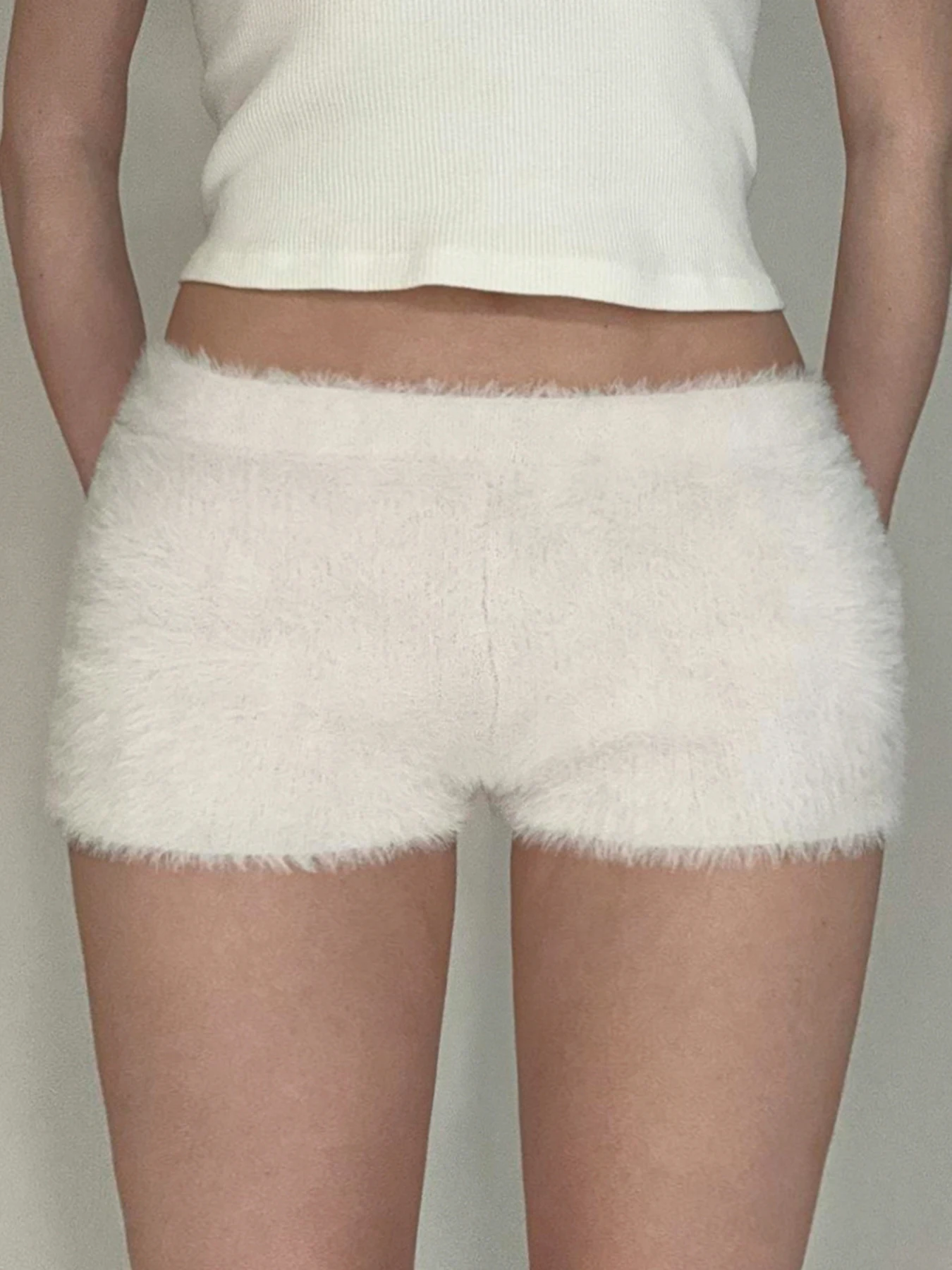 Sweetown Exquisite Faux Fur Soft Simple Trendy New Women’s Short Fashion Chic Warm Solid Fluffy Mini Pants