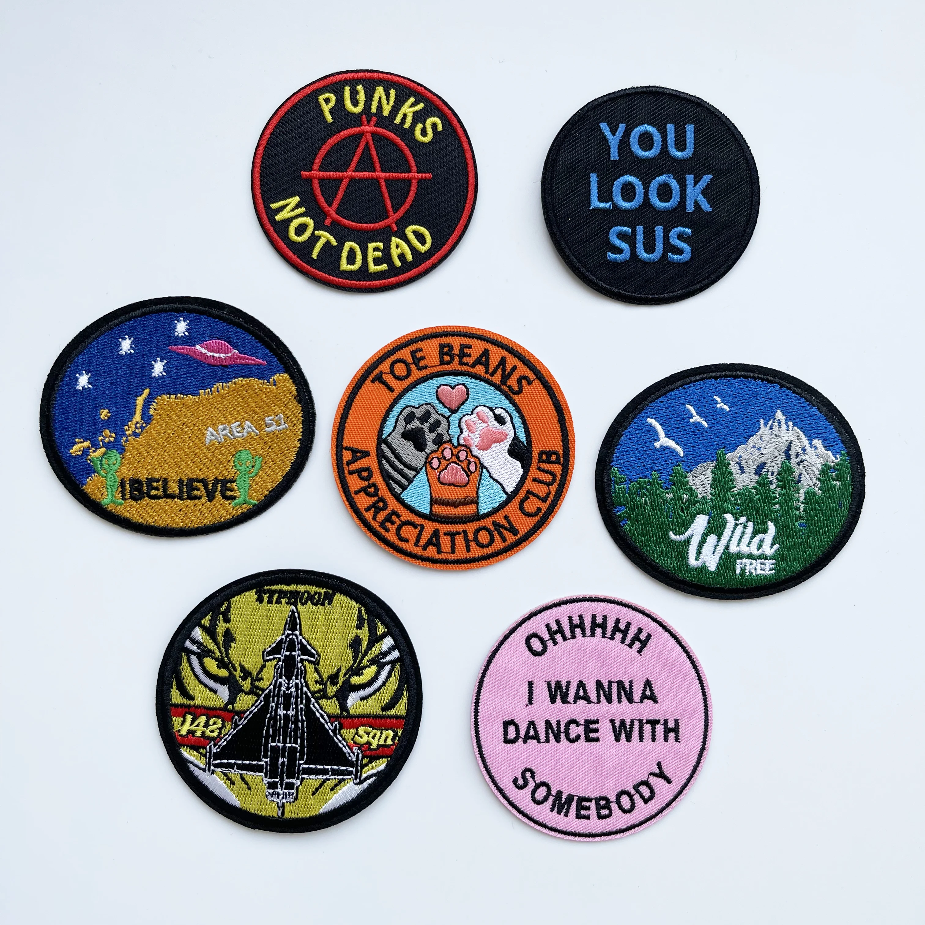 

Wild Fighter Plane Paw Embroidered Patches For Clothing Badges Traveler Mountain Patch For T-shirt Iron On Patches On Clothes