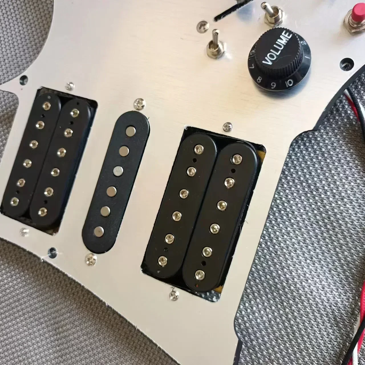 

Guitar Upgrade Prewired HSH Pickguard with Alnico V Pickups Split Coil Multifunction Switch Welding Harness for Enhanced Sou